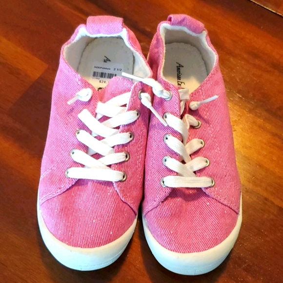 AE kids slip on runners - Picture 2 of 3